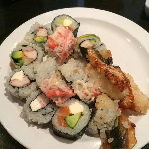 Photo taken at SanTo’s Modern American Buffet &amp; Sushi by Jason on 8/3/2014