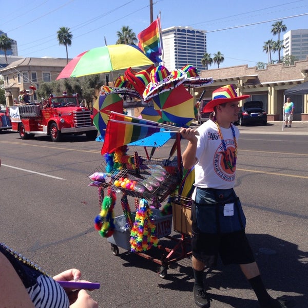 Das Foto wurde bei Official Rainbows Festival von Carlos am 4/5/2014 aufgenommen