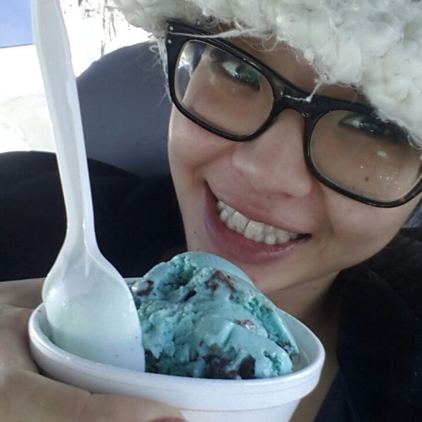 Снимок сделан в Curly&#39;s Ice Cream &amp; Frozen Yogurt пользователем Nini Y. 3/21/2014