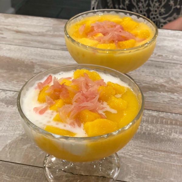 9/17/2018 tarihinde Jasonziyaretçi tarafından Mango Mango Dessert'de çekilen fotoğraf