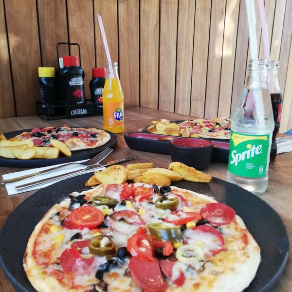 Photo prise au Pomidori Pizzeria par Süheyla E. le11/7/2019