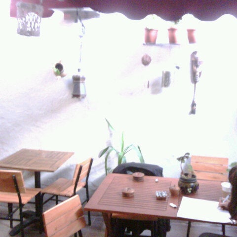 4/12/2013 tarihinde Emrah Özdilekziyaretçi tarafından Melza&#39;s Cafe'de çekilen fotoğraf