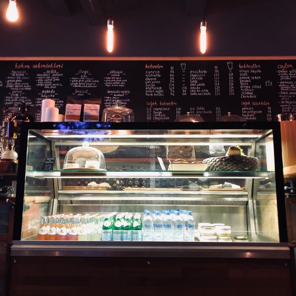3/12/2019 tarihinde Nilay U.ziyaretçi tarafından Hacky’s Coffee &amp; Roasters'de çekilen fotoğraf