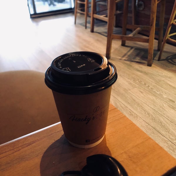 3/12/2019 tarihinde Nilay U.ziyaretçi tarafından Hacky’s Coffee &amp; Roasters'de çekilen fotoğraf