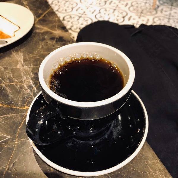 Foto tirada no(a) Two Cups Coffee por Nilay U. em 12/8/2019