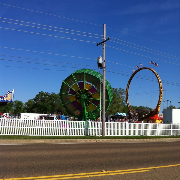 Snowden Grove Park 1 tip from 377 visitors