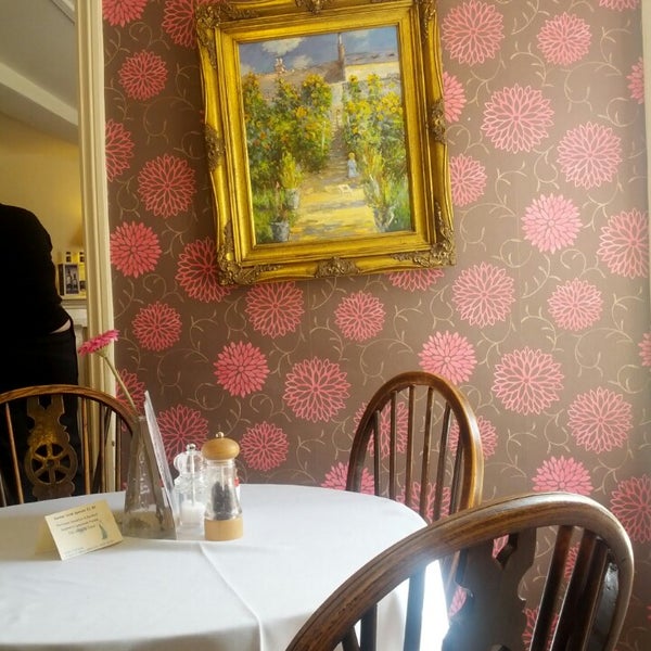 Чайный домик решма. Tea room кинешма. Санаторий кинешма ивановская область. English tea room. Санаторий решма фото.