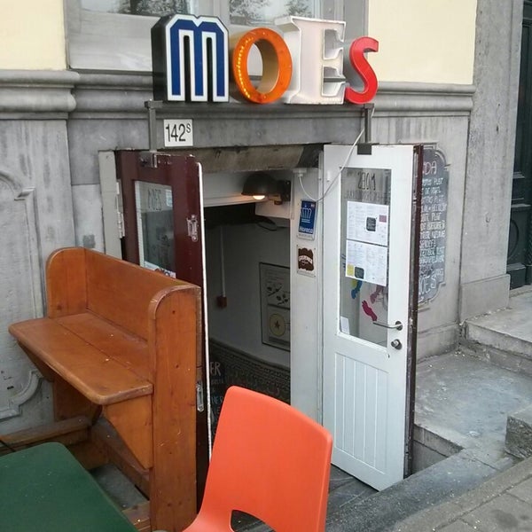 รูปภาพถ่ายที่ MOES eet- en drinklokaal โดย Sullivan S. เมื่อ 8/21/2013