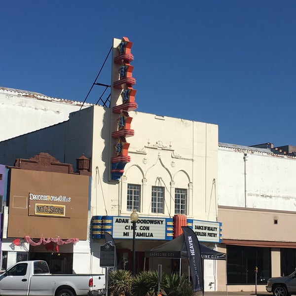 รูปภาพถ่ายที่ Texas Theatre โดย Pat T. เมื่อ 2/4/2018