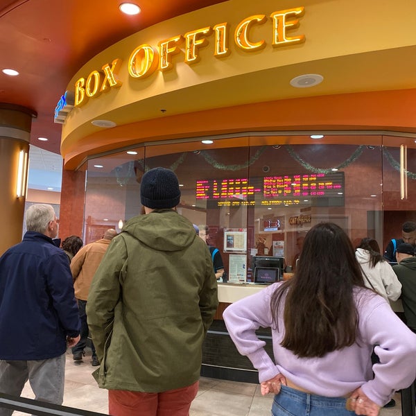 Regal Colonie Center & RPX Movie Theater