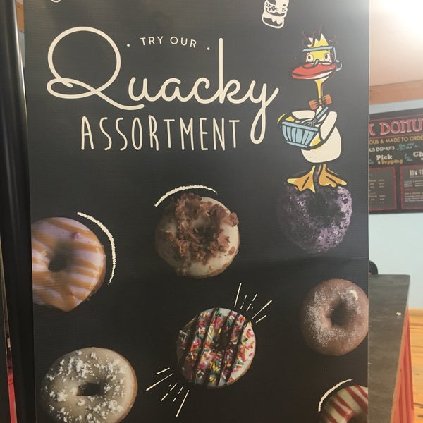 Foto tirada no(a) Duck Donuts por Allie F. em 6/19/2017