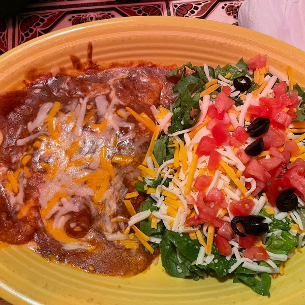 Снимок сделан в Carmelita&#39;s Mexican Restaurant пользователем Randy N. 12/22/2022