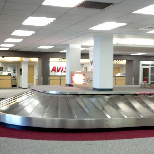 Foto tirada no(a) Greater Binghamton Airport / Edwin A Link Field por Bill M. em 5/4/2013