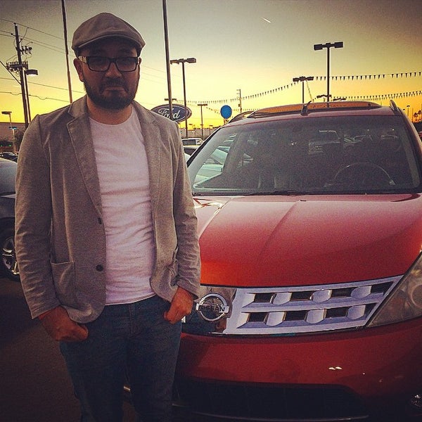 รูปภาพถ่ายที่ Camelback Ford โดย Jesus G. เมื่อ 11/29/2014