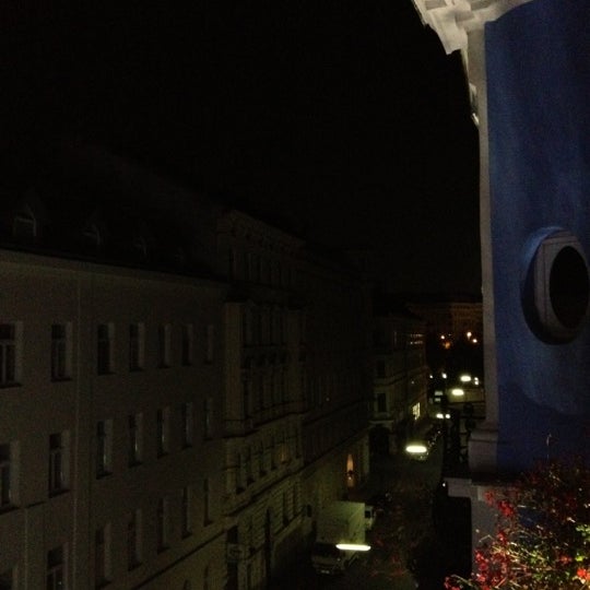 10/18/2012 tarihinde Dmitry F.ziyaretçi tarafından Hotel Urania'de çekilen fotoğraf