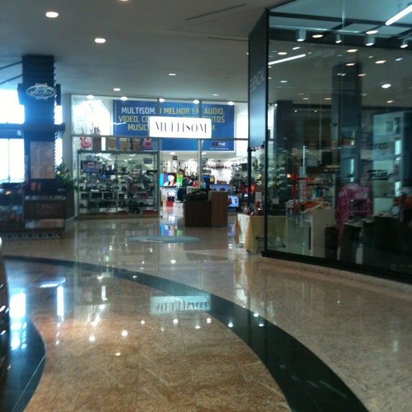 3/3/2013 tarihinde Rafael S.ziyaretçi tarafından Shopping ViaCatarina'de çekilen fotoğraf