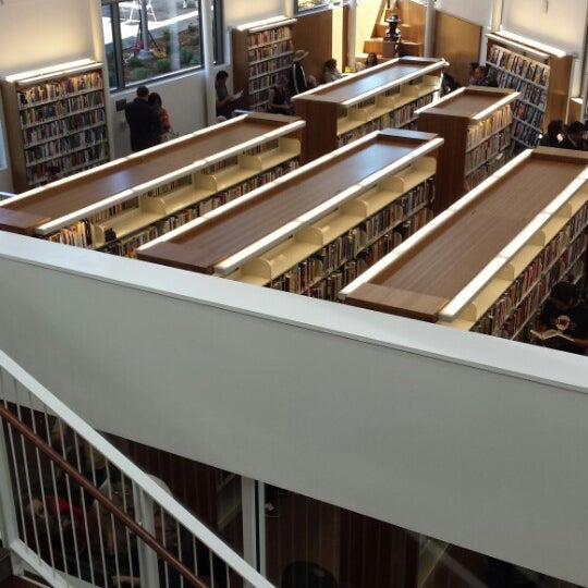 5/10/2014 tarihinde Joanna L.ziyaretçi tarafından North Beach Branch Library'de çekilen fotoğraf