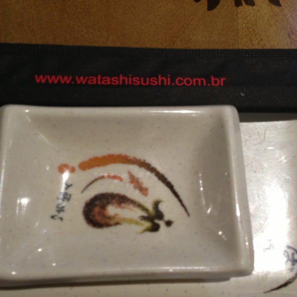 A hora do almoço perfeita é - Watashi Sushi Piracicaba