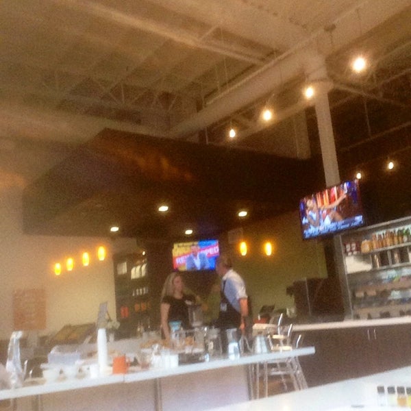 6/27/2014 tarihinde Jessica S.ziyaretçi tarafından Scramble, a breakfast joint'de çekilen fotoğraf