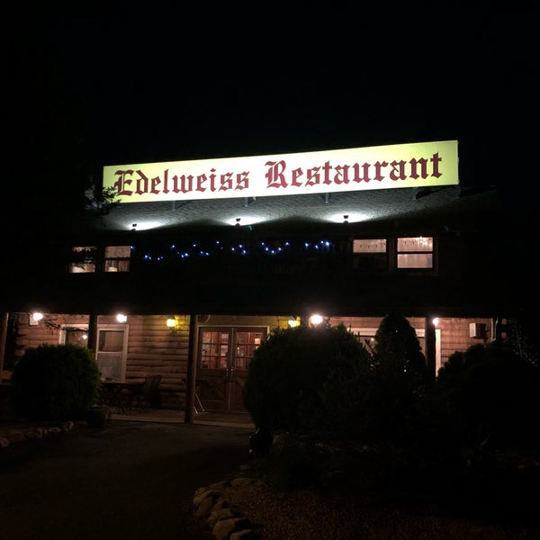 Foto diambil di Edelweiss Restaurant oleh P-Dub pada 4/28/2019