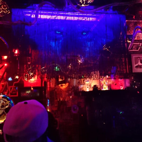 Foto tomada en Hole in the Wall Saloon  por Tom F. el 12/19/2014