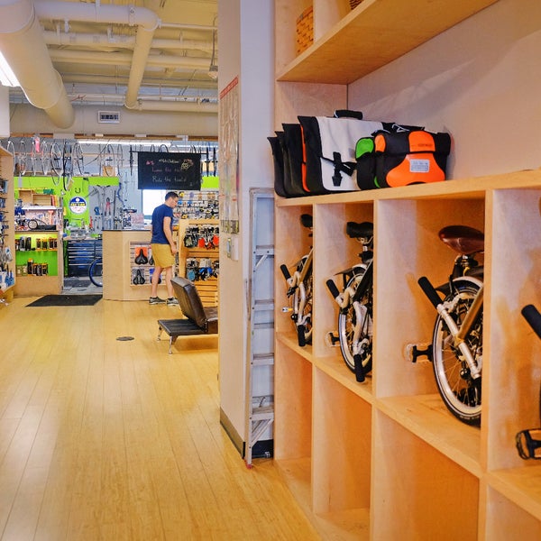 Bicycle Space is the best bike shop in DC, carrying transportation, kid's and family bikes and a plethora of accessories. Travel guide - www.bikabout.com/washington-dc