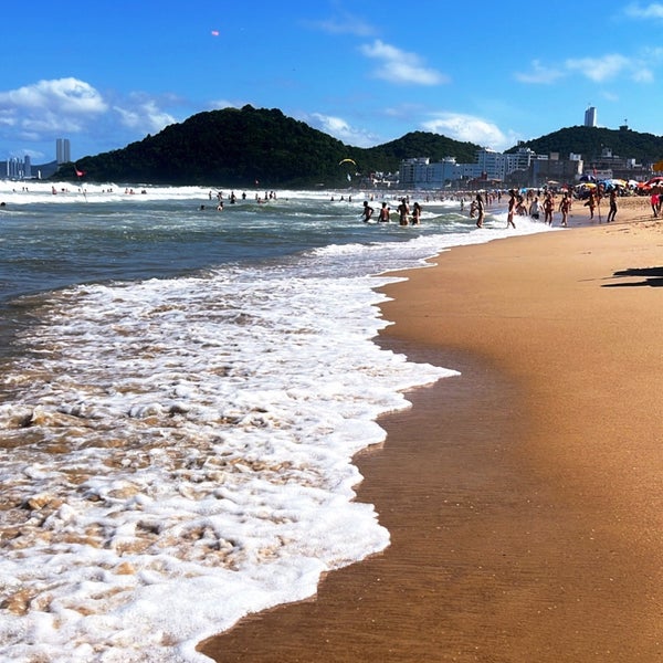 Foto diambil di Praia Brava oleh Daryanne Santos pada 1/7/2024