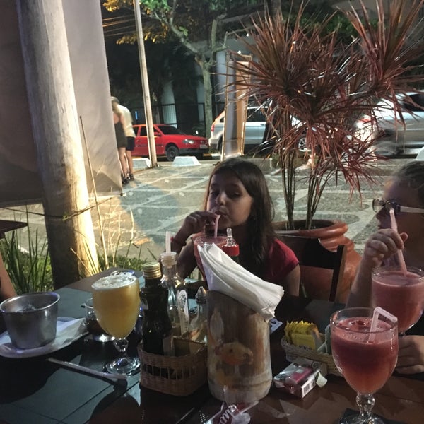 4/16/2016에 Carolina님이 Tahiti Restaurante Pizza Bar에서 찍은 사진