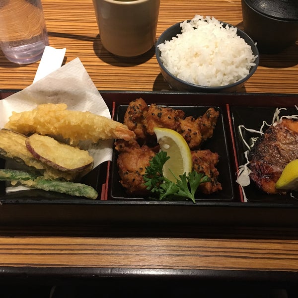 6/13/2017에 M C.님이 Gyotaku Japanese Restaurant - King Street에서 찍은 사진