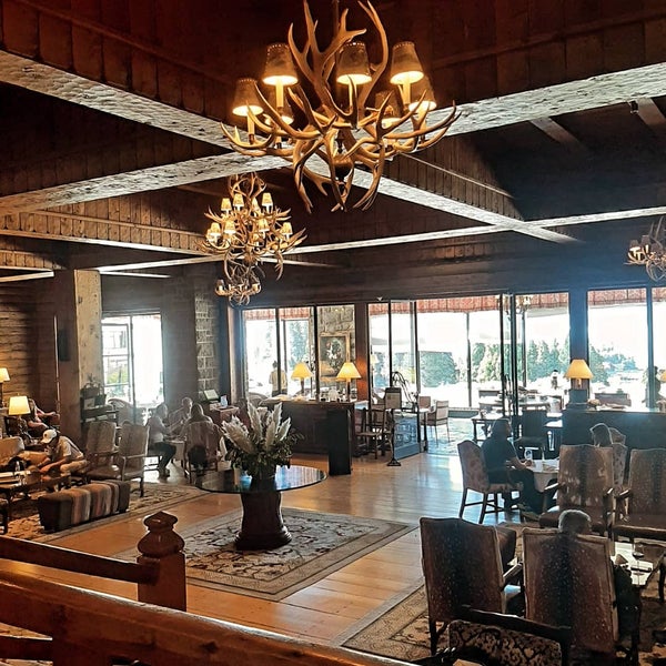 Foto diambil di Llao Llao Hotel &amp; Resort Golf Spa oleh Pato V. pada 10/15/2022