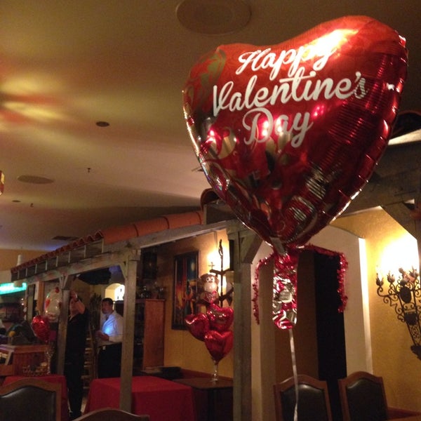 2/12/2014 tarihinde Terry D.ziyaretçi tarafından Margaritas Mexican Restaurant'de çekilen fotoğraf