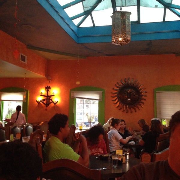Das Foto wurde bei Margaritas Mexican Restaurant von Terry D. am 10/16/2013 aufgenommen
