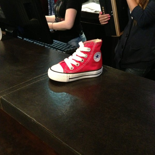 converse taj mall