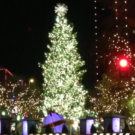 Sundace Square Christmas Tree Downtown Fort Worth 2 tips from 232