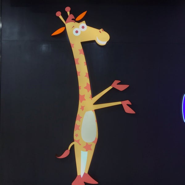 toys r us rmz galleria