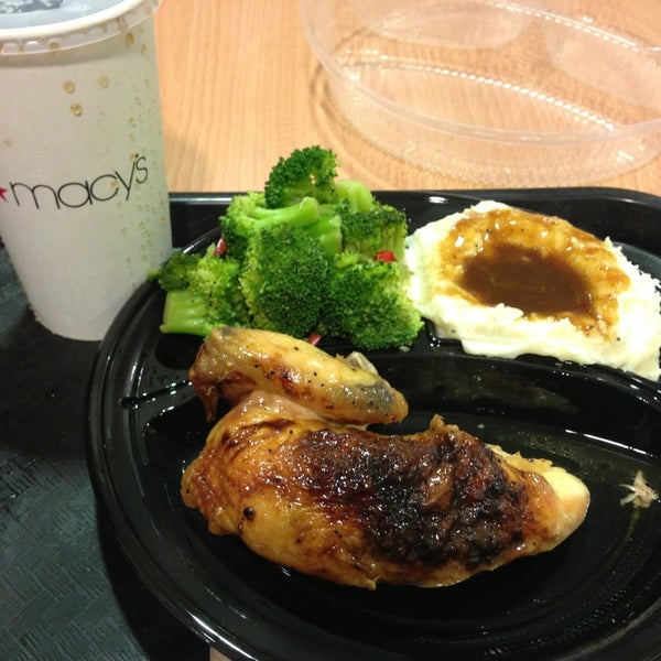 Macy's Marketplace Grill American Restaurant in Chicago