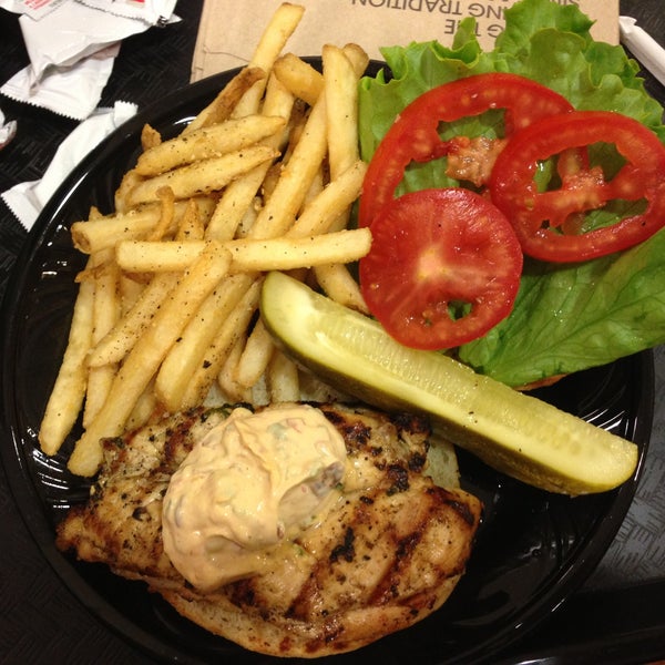 Macy's Marketplace Grill American Restaurant in Chicago