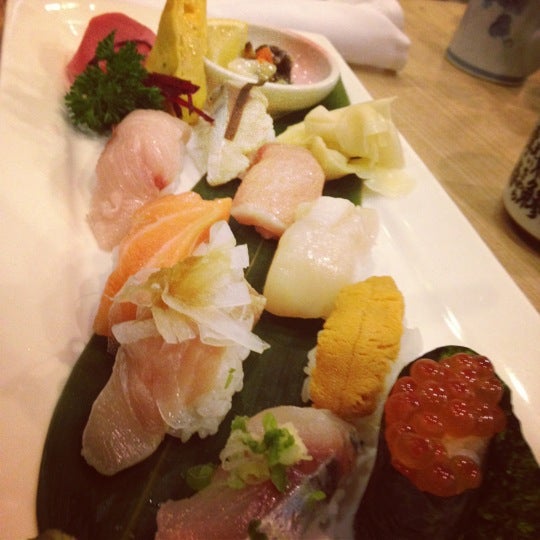10/27/2012에 Victoria님이 Toshi Sushi에서 찍은 사진
