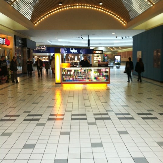 Foto scattata a The Shoppes at Gateway da Daniel R. il 10/19/2012