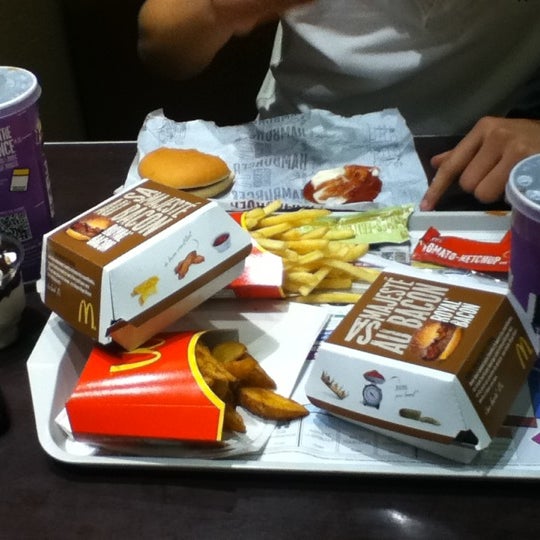 McDonald's Fast Food Restaurant in CharentonlePont