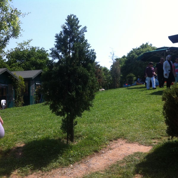 Photo taken at Doğa Çiftliği by Serap Seçil B. on 5/5/2013