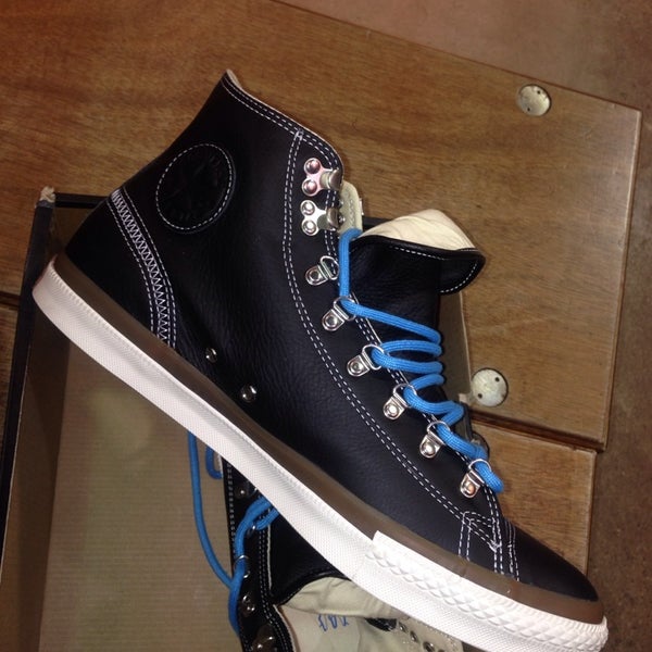 converse outlet wrentham