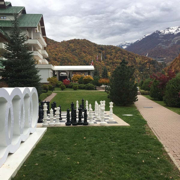 Das Foto wurde bei Grand Hotel Polyana von Svetochka am 10/28/2017 aufgenommen