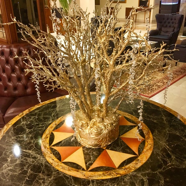 Das Foto wurde bei Grand Hotel Polyana von Svetochka am 10/31/2017 aufgenommen