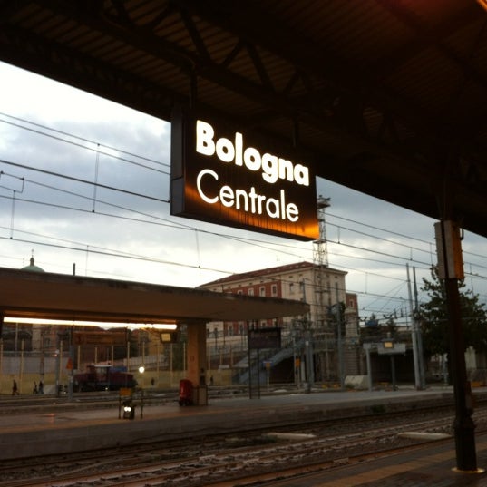 Stazione Bologna Centrale Estación de tren en Bologna