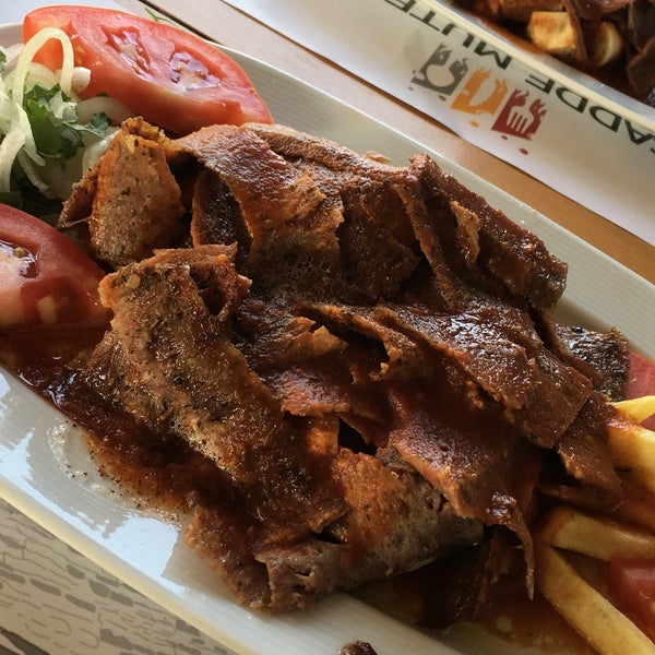 Photo taken at Cadde Mutfak Restaurant by Nurdan Özlem Ş. on 8/19/2018