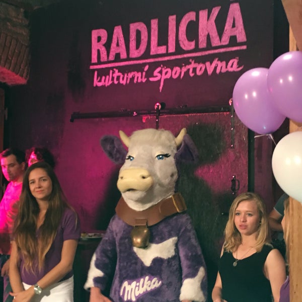 Das Foto wurde bei Radlická - kulturní sportovna von Dobroš am 6/14/2016 aufgenommen