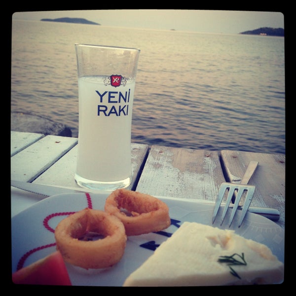 Photo taken at Denizaltı Cafe &amp; Restaurant by Ali M. on 5/1/2013