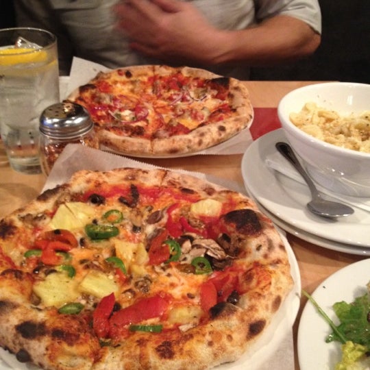 Photo taken at Pitfire Artisan Pizza by Francesca on 4/7/2013