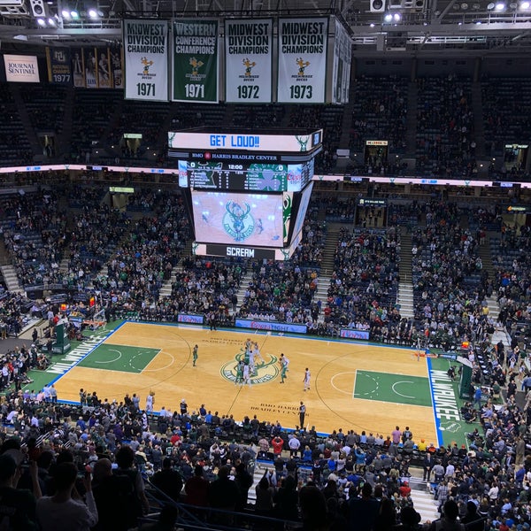 Снимок сделан в BMO Harris Bradley Center пользователем Mike C. 4/4/2018